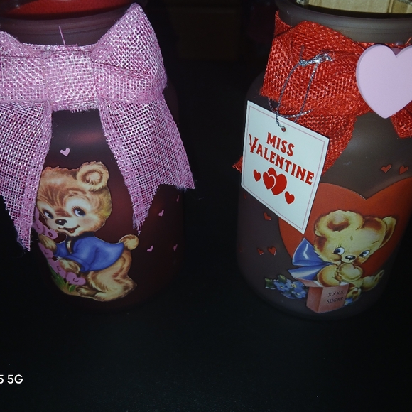 Miss Valentine 7" Milk Jugs - Picture 1 of 3